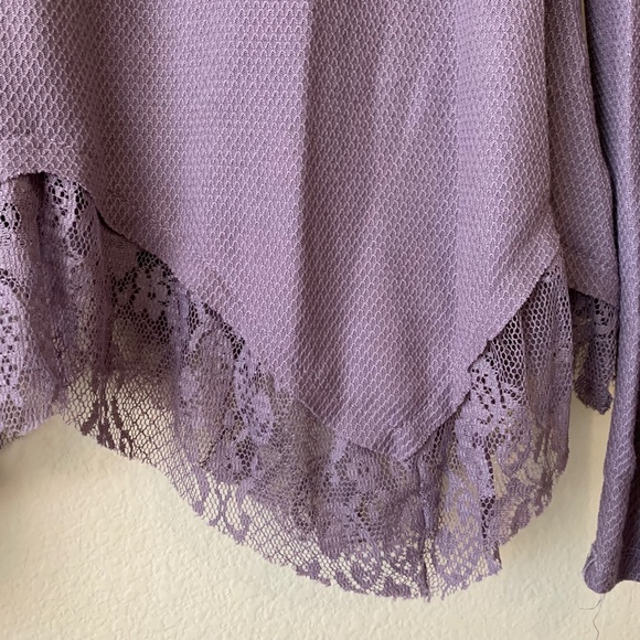 Long Sleeve Top Smoky Lilac with Lace Hem Zigzag Hemline ScoopNeck Size Small - Picture 9 of 14